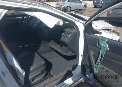 2015 Hyundai Sonata Sport z USA, uszkodzony, nr VIN 5NPE34AF4FH064691